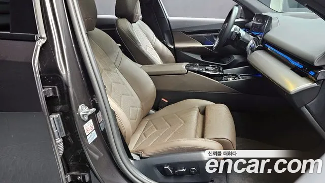 BMW 5-Series — Фото автомобиля 10