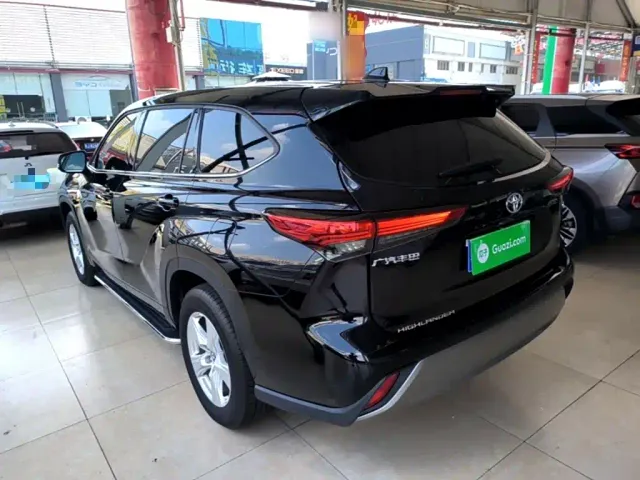 Toyota Highlander — Фото автомобиля 4