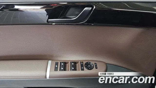 Hyundai Grandeur GN7 — Фото автомобиля 28