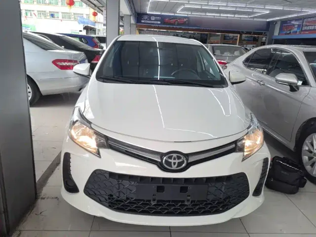 Toyota Vios FS — Фото автомобиля 2