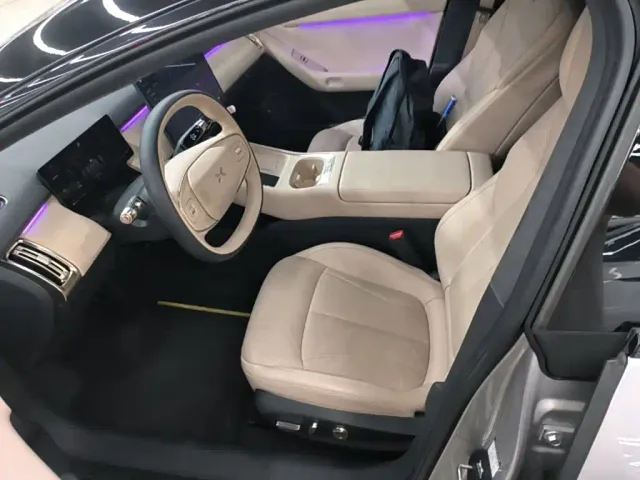 Xpeng P7+ — Фото автомобиля 14