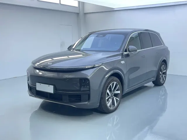 Li Auto L8 — Фото автомобиля 3