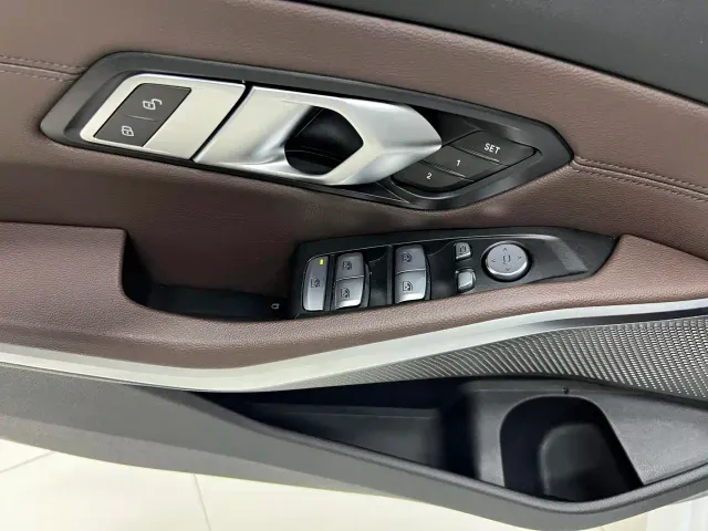 BMW 3 Series — Фото автомобиля 13