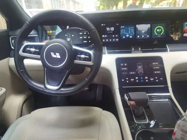 Li Auto ONE — Фото автомобиля 10