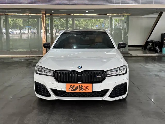 BMW 5 Series — Фото автомобиля 2
