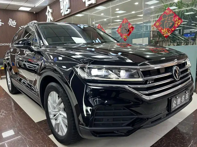 Volkswagen Touareg — Фото автомобиля 3