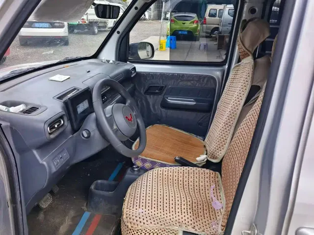 Wuling Zhiguang NEV — Фото автомобиля 5