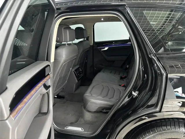 Volkswagen Touareg — Фото автомобиля 21