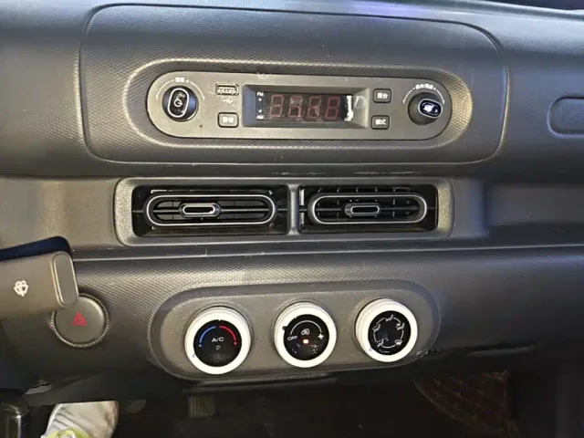 Wuling Zhiguang NEV — Фото автомобиля 12