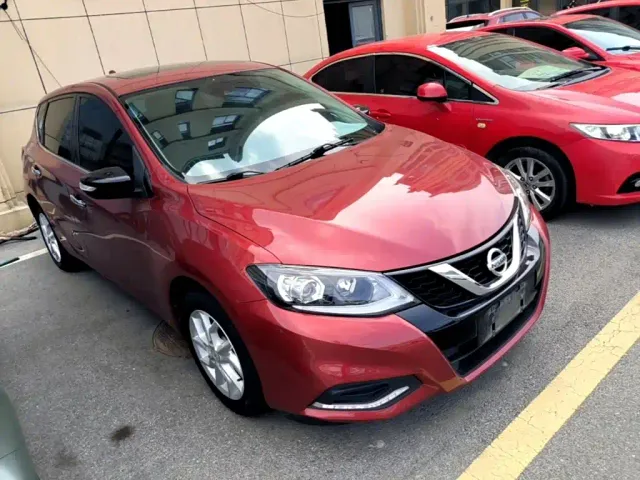 Nissan Tiida — Фото автомобиля 3