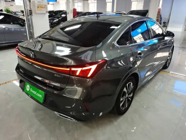 Changan Eado — Фото автомобиля 6