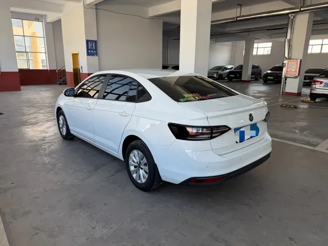 Volkswagen Lavida — Фото автомобиля 11