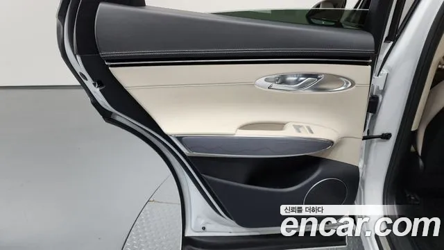 Genesis GV70 — Фото автомобиля 14