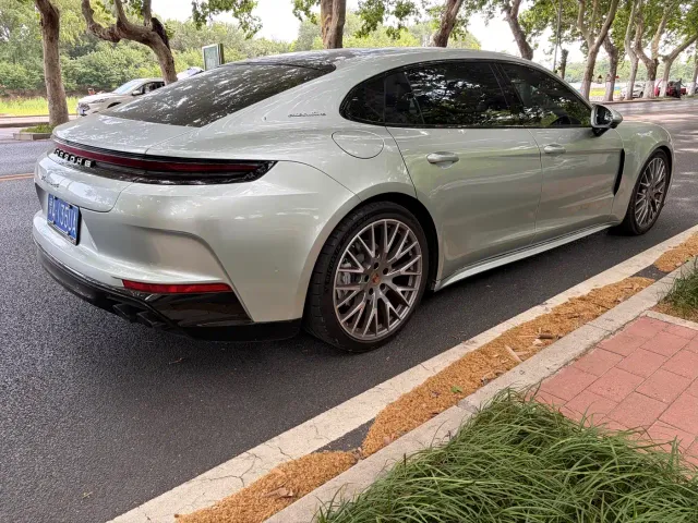 Porsche Panamera — Фото автомобиля 8