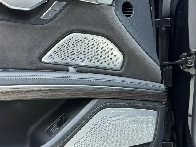 Audi A8 — Фото автомобиля 2