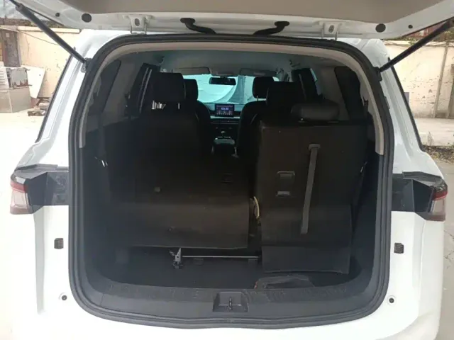 Wuling Jiachen — Фото автомобиля 18