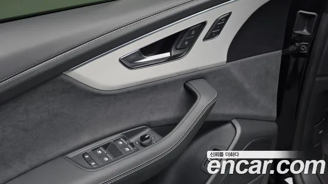 Audi Q8 55 TFSI quattro Premium — Фото автомобиля 20
