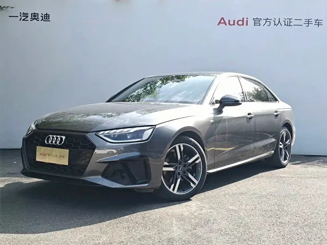 Фотография автомобиля — Audi A4L