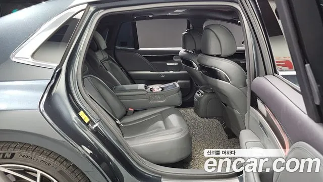 Genesis G90 Бензин 3.5 турбо AWD — Фото автомобиля 10