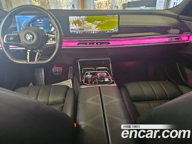 BMW 7 Series G70 — Фото автомобиля 12