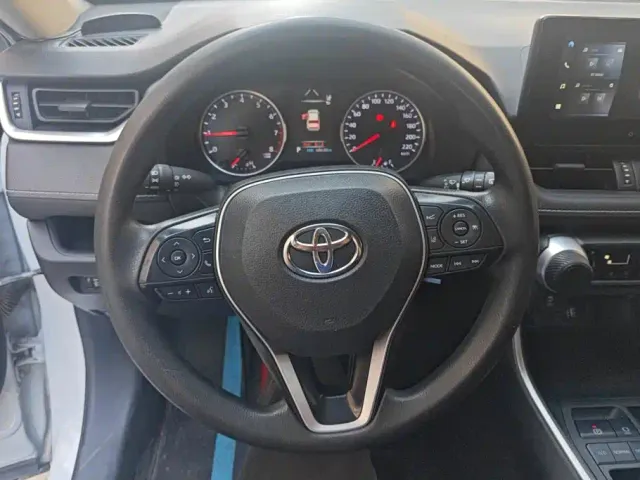 Toyota RAV4 — Фото автомобиля 14