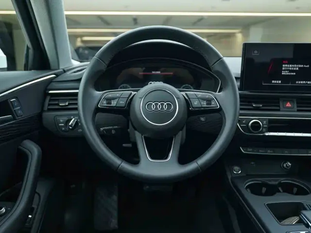 Audi A4L — Фото автомобиля 16