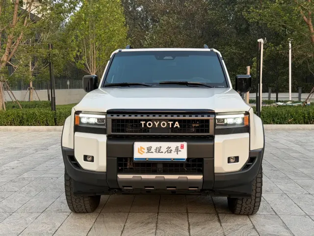 Toyota Prado — Фото автомобиля 2