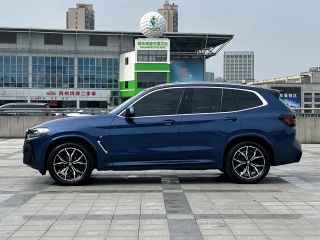 BMW BMW X3 2022 xDrive25i M Sport Package — Фото автомобиля 3