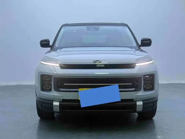 Geely ICON — Фото автомобиля 8