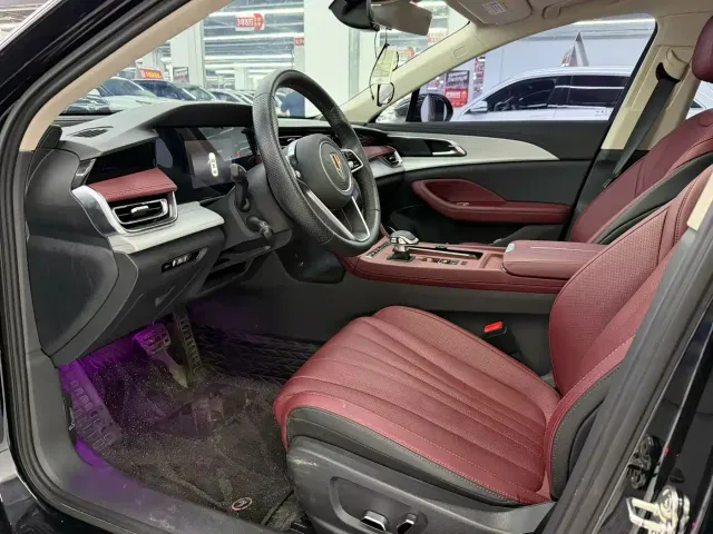 Hongqi H5 — Фото автомобиля 6