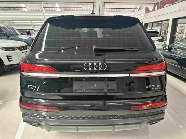 Audi Q7 — Фото автомобиля 20