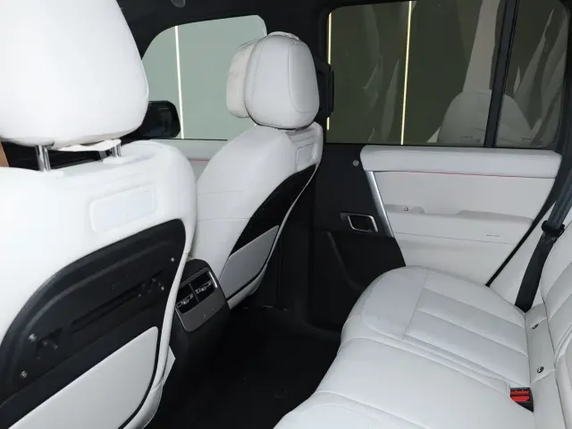 iCAR V27 — Фото автомобиля 16