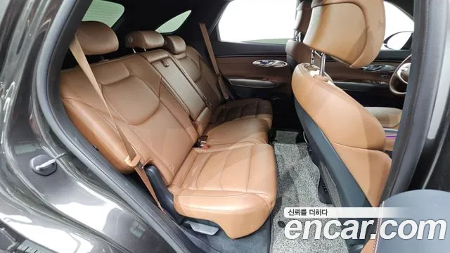 Genesis GV70 — Фото автомобиля 11