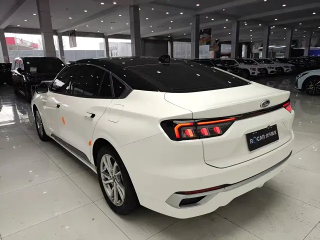 Ford Mondeo — Фото автомобиля 29