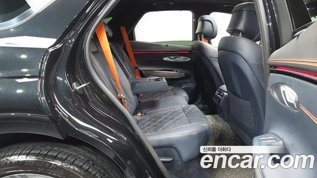 Genesis GV70 2.5T Бензин AWD — Фото автомобиля 10