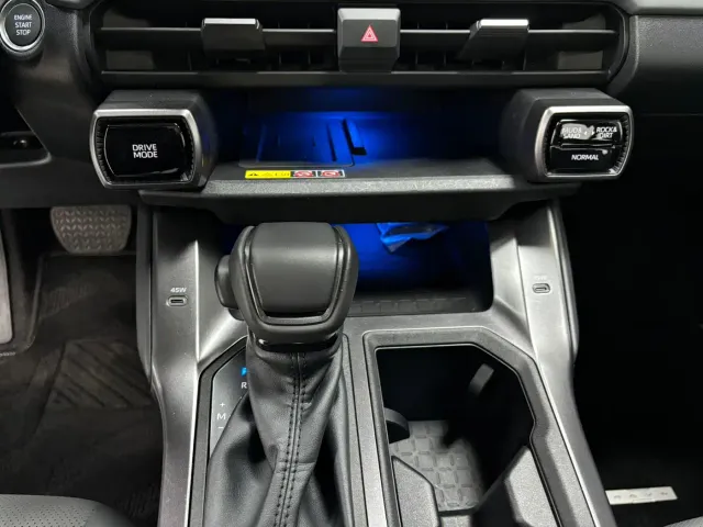 Toyota RAV4 — Фото автомобиля 21