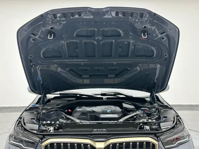 BMW 5 Series — Фото автомобиля 17