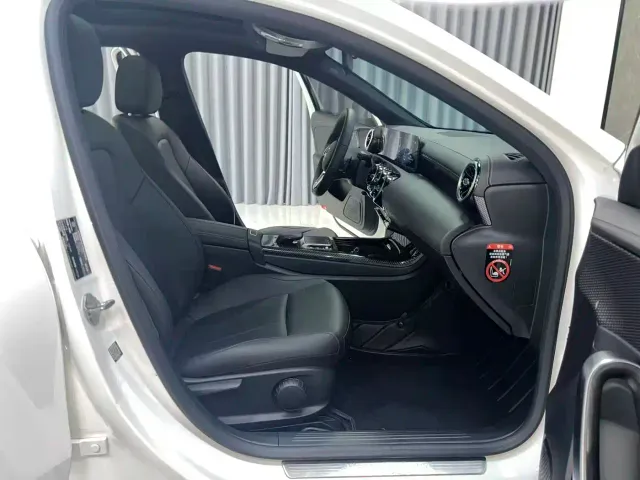 Mercedes-Benz A-Class — Фото автомобиля 8