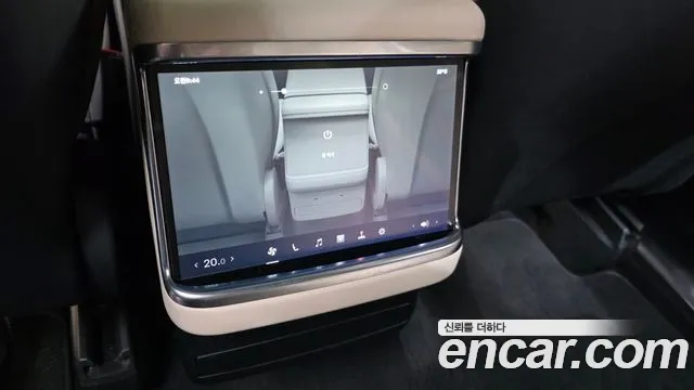 Tesla Model X — Фото автомобиля 30