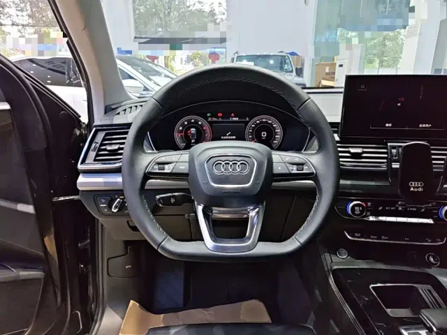 Audi Q5L — Фото автомобиля 10