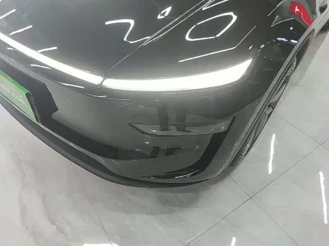 Tesla Model Y — Фото автомобиля 23