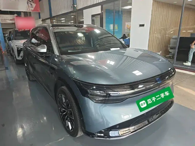 ZEEKR Zeekr 7X 2025 Model 75kWh RWD Smart Driving Edition — Фото автомобиля 3
