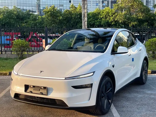 Фотография автомобиля — Tesla Model Y