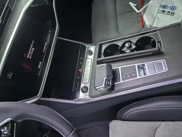 Audi A6L — Фото автомобиля 7