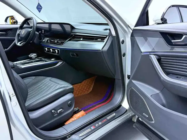 Hongqi HS5 — Фото автомобиля 6