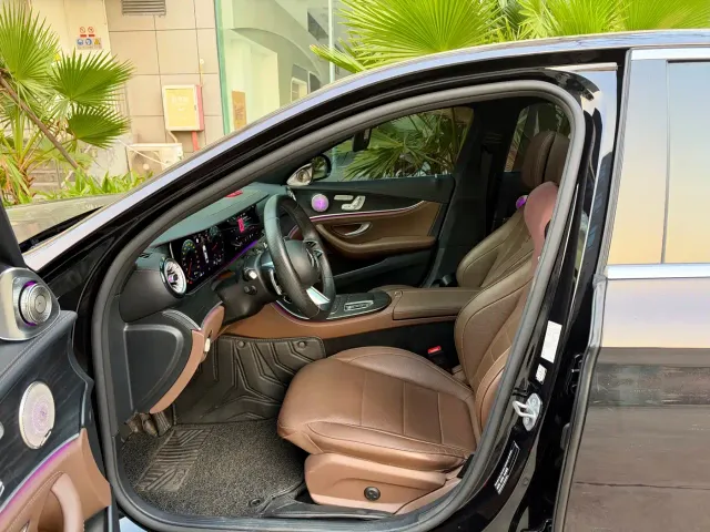 Mercedes-Benz E-Class — Фото автомобиля 11