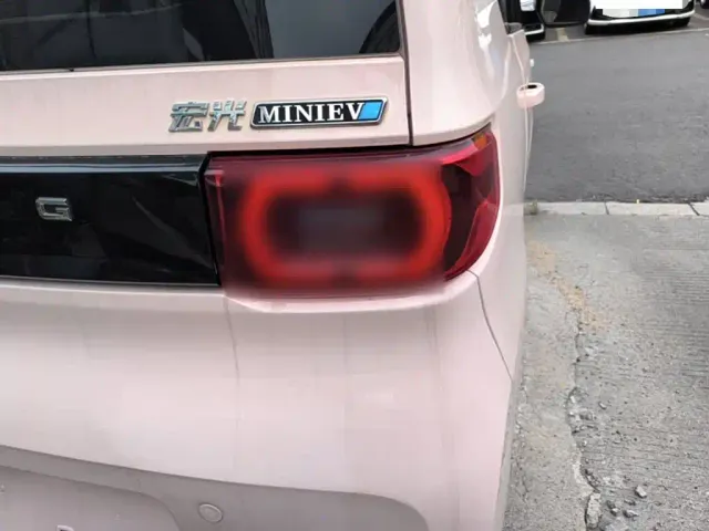 Wuling Hongguang Mini EV — Фото автомобиля 7