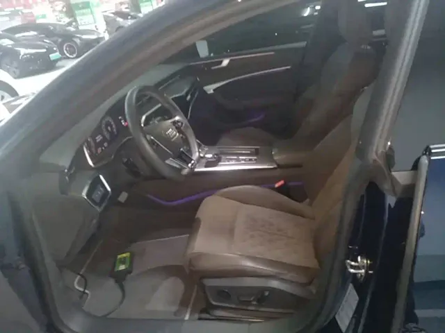 Audi A7L — Фото автомобиля 14
