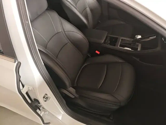 Roewe i5 — Фото автомобиля 24