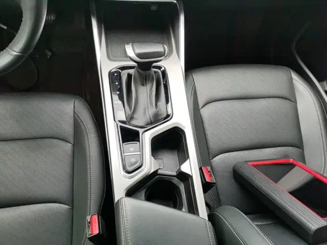 Geely Emgrand — Фото автомобиля 13